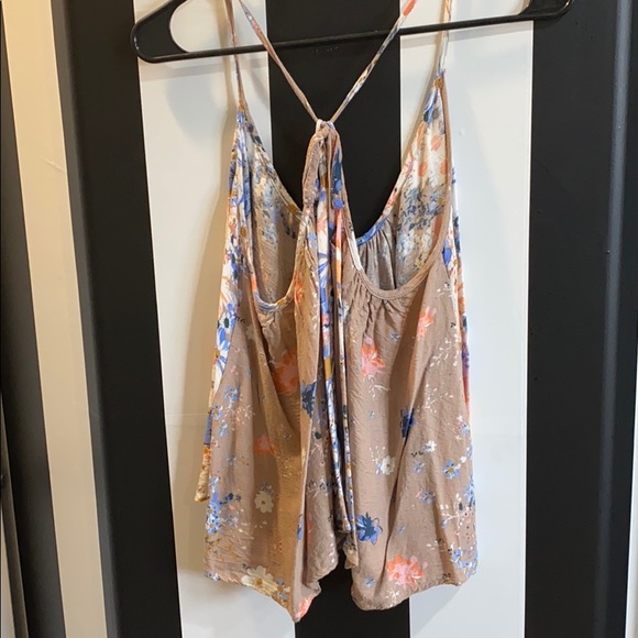Floral tank - Picture 2 of 2